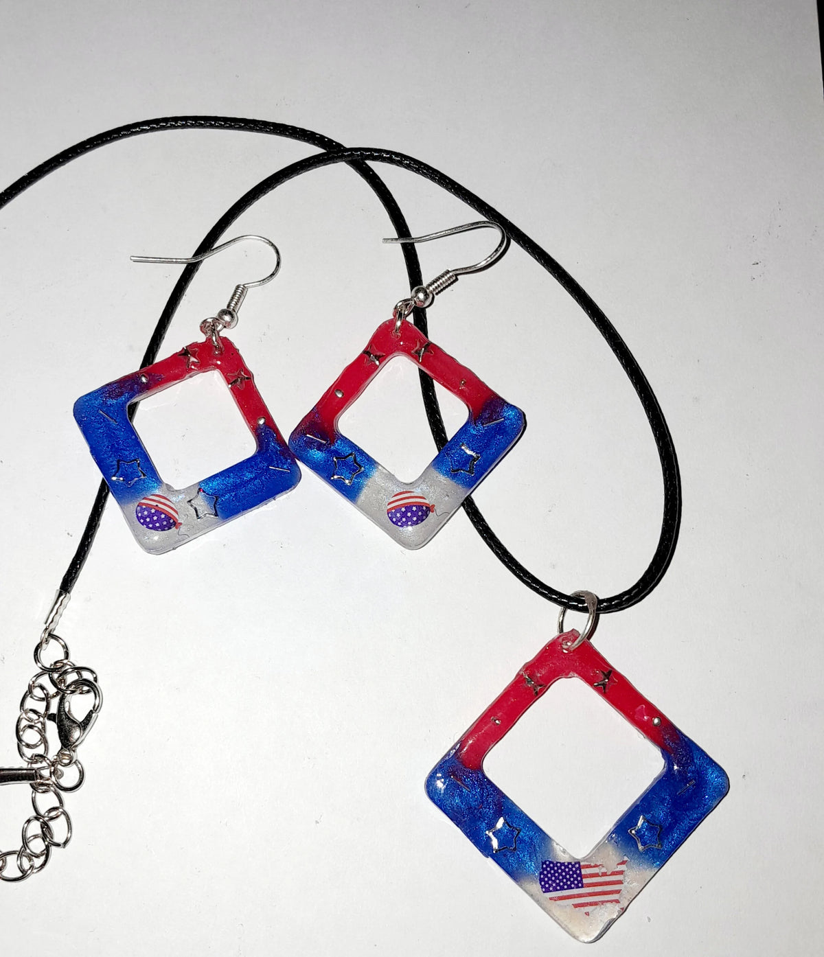 Parure Américaine ( Boucles d'oreilles + pendentif)