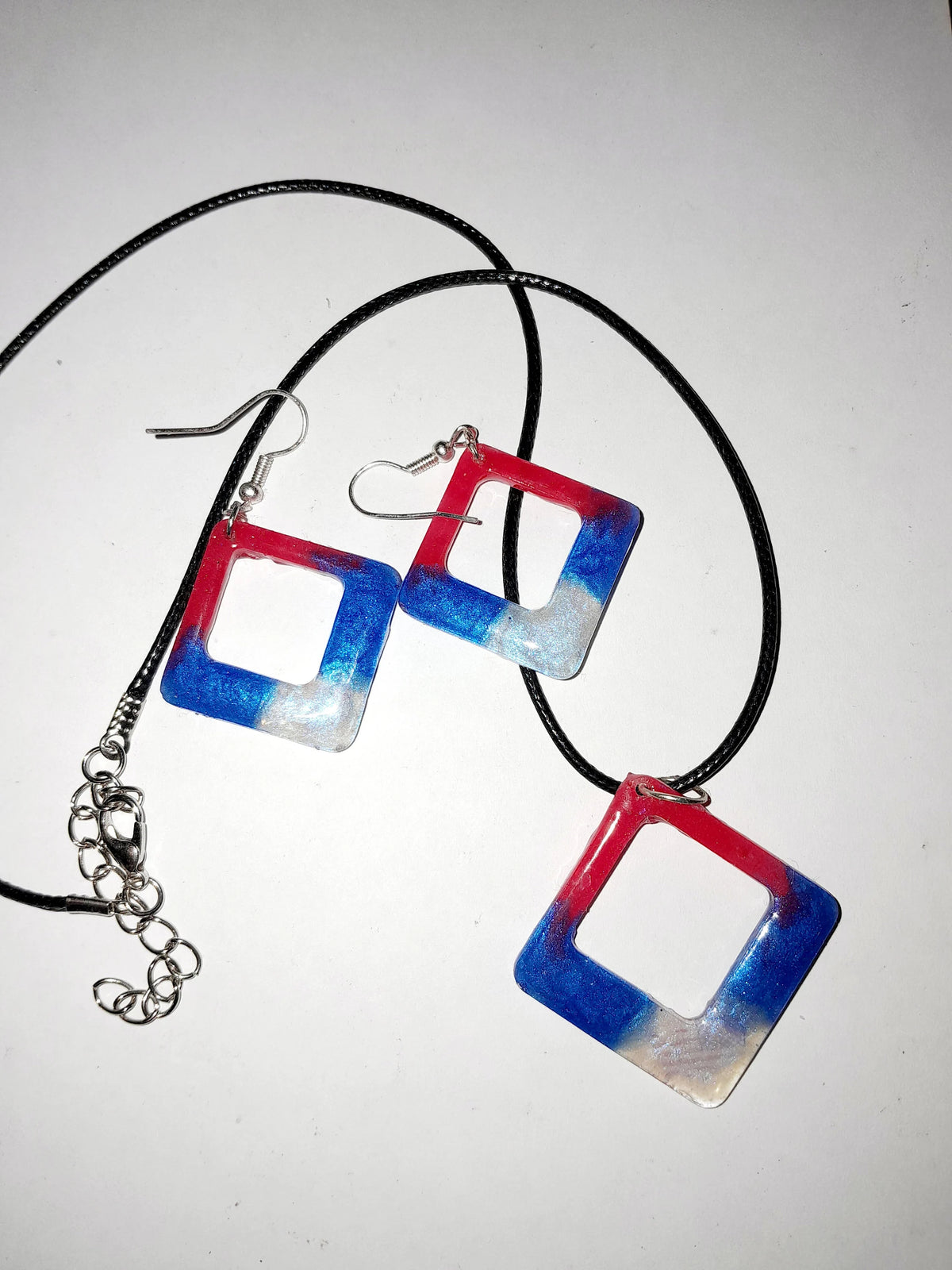Parure Américaine ( Boucles d'oreilles + pendentif)